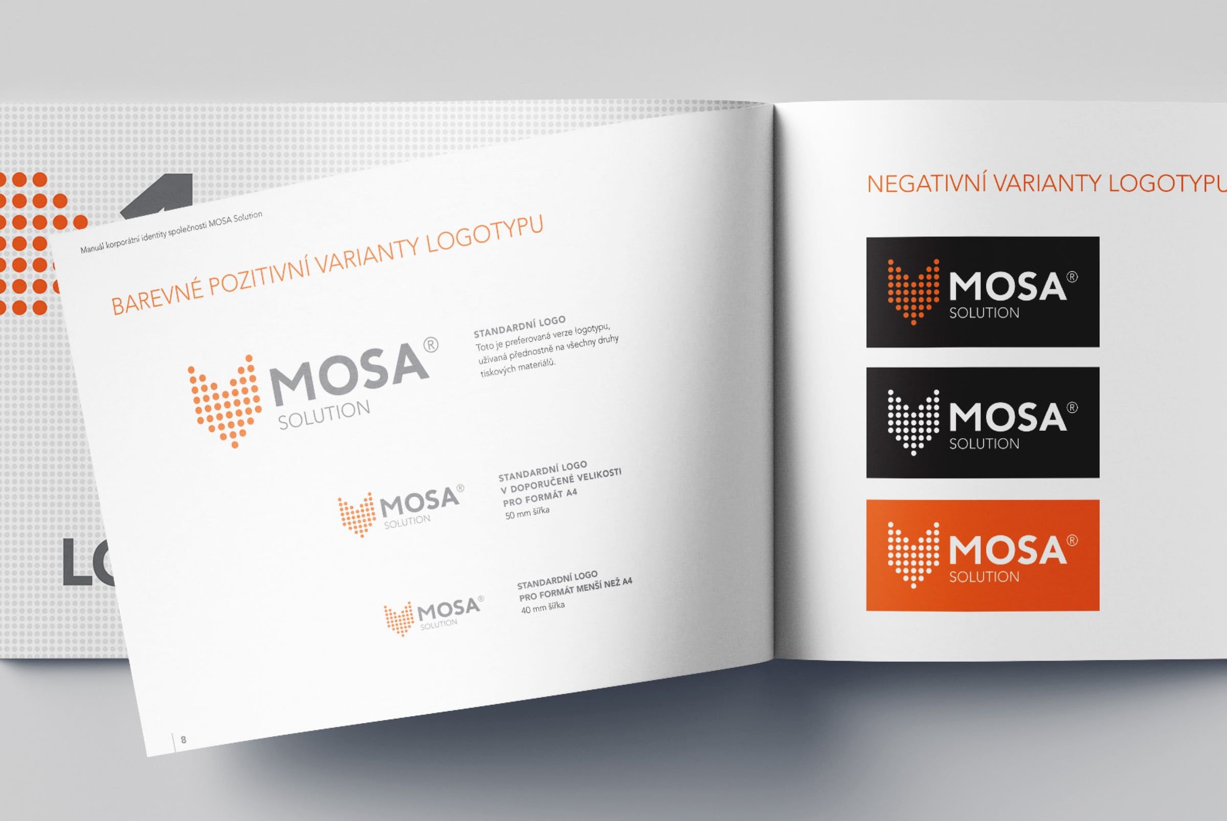 Otevřený manuál s pozitivními a negativními variantami logotypu MOSA Solution